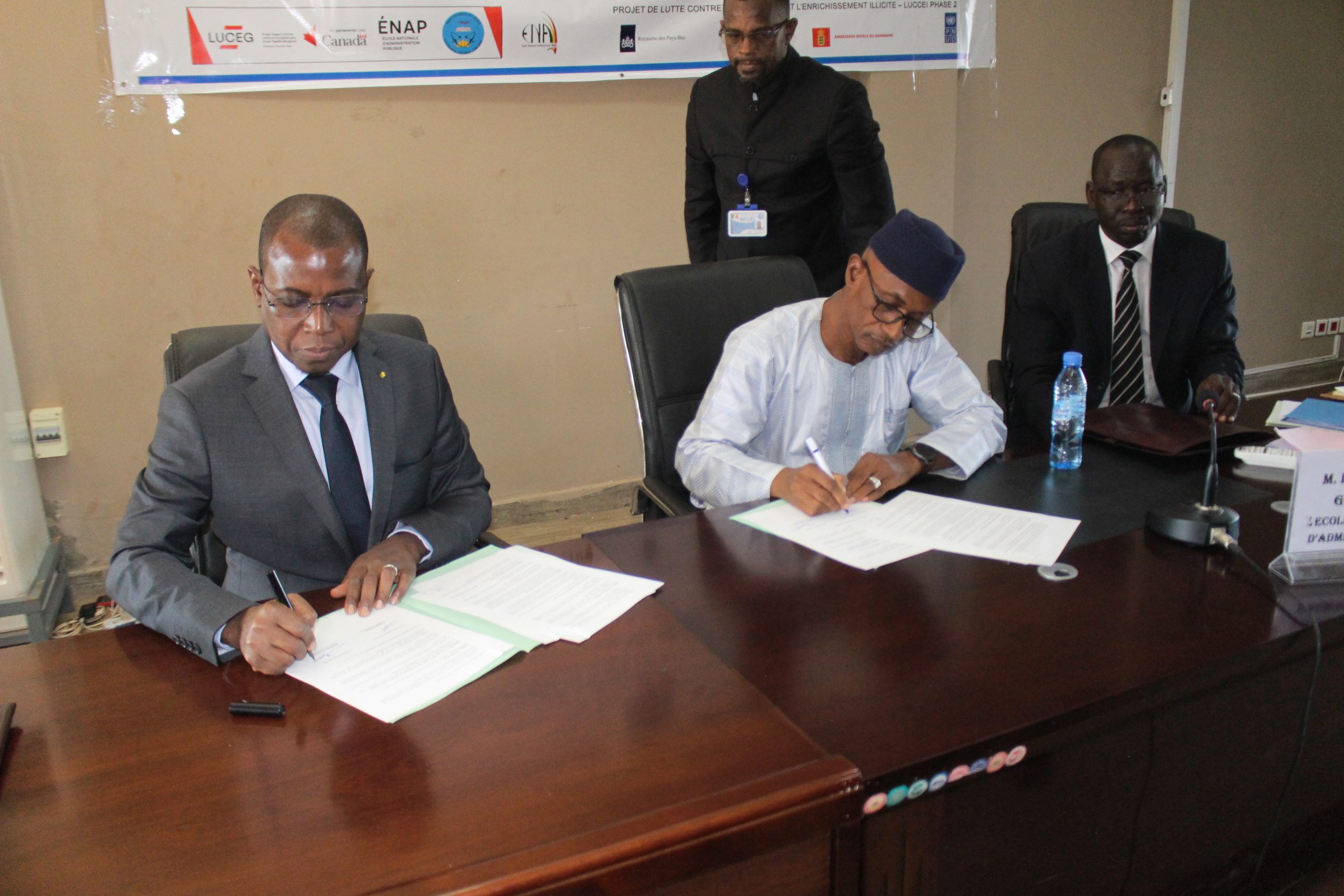 Semaine nationale de lutte contre la corruption et l’enrichissement illicite : Signature de convention de partenariat entre l’OCLEI et l’ENA.